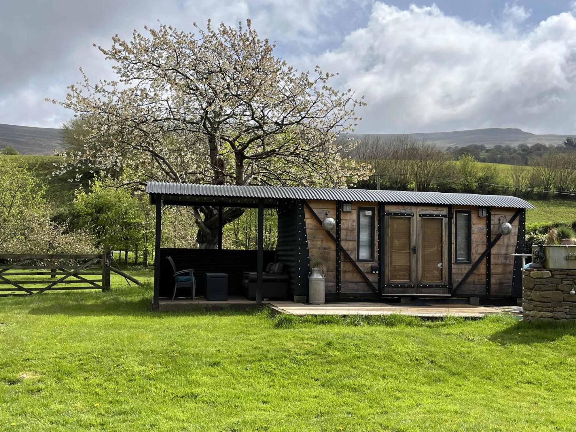 1 Bed Converted Railway Wagon Near Crickhowell Eksteriør bilde